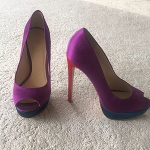 Like new. No shoe box.